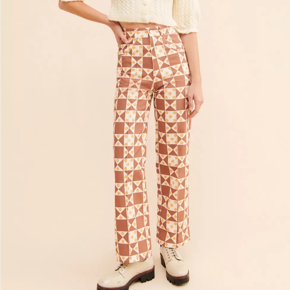 Lisa Says Gah Geometric Straight Leg Pants in Brown and Cream